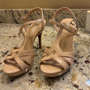 Giani Bini tan platform heels, size 7